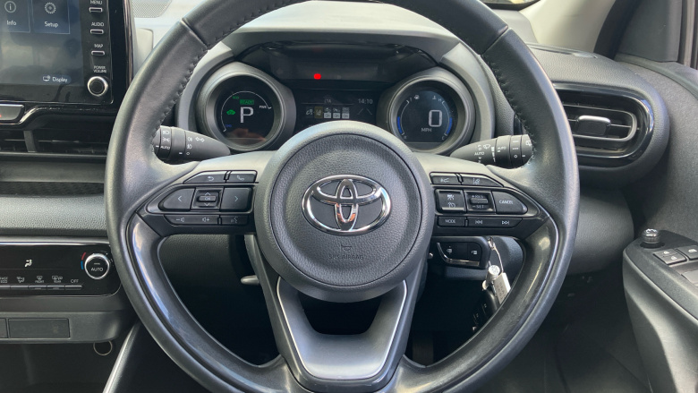 Toyota Yaris 1.5 Hybrid Design 5dr CVT Hybrid Hatchback